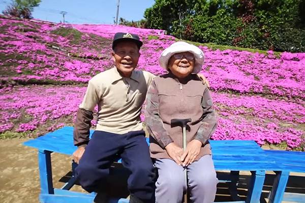 Este homem dedicou anos de sua vida a um bonito projeto para alegrar sua esposa cega