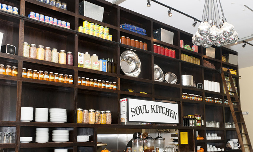 Jon Bon Jovi abre restaurante comunitário em Nova Jersey; conheça o projeto