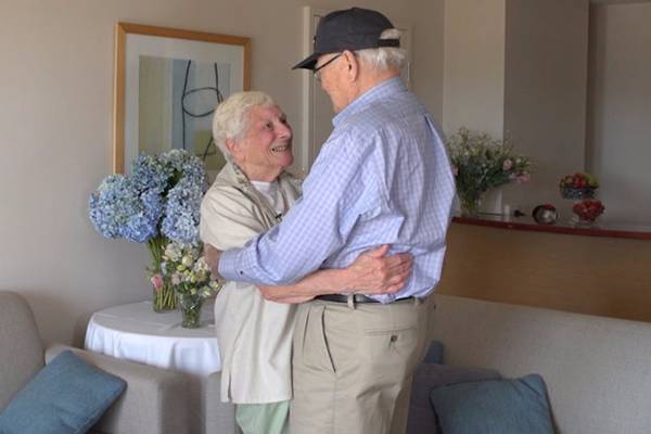 Casal que se conheceu durante a Segunda Guerra Mundial se reencontram 70 anos depois