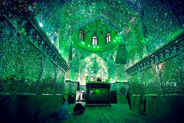 De arquitetura humilde, mesquita no Irã esconde belíssimo “segredo” e atrai turistas do mundo inteiro