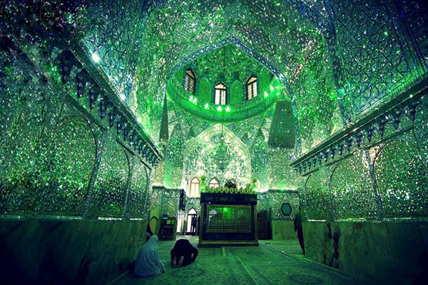 De arquitetura humilde, mesquita no Irã esconde belíssimo “segredo” e atrai turistas do mundo inteiro