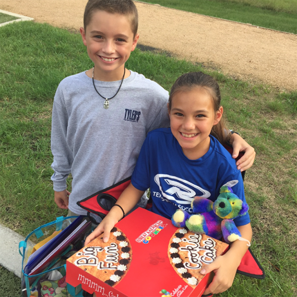 Menino de 10 anos escreve carta para “namorada” do colégio após cirurgia e emociona internautas