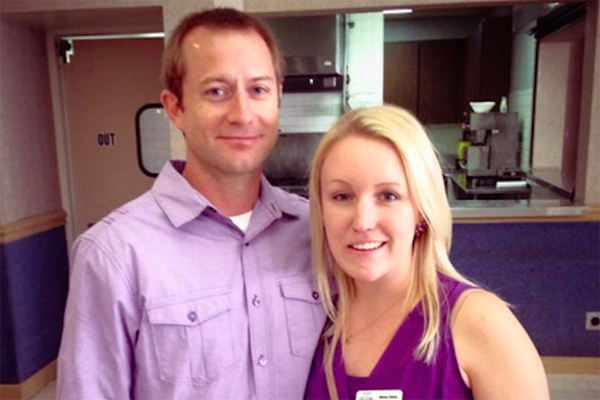 Após ser esfaqueada 30 vezes por ex-namorado, sobrevivente é pedida em casamento por paramédico