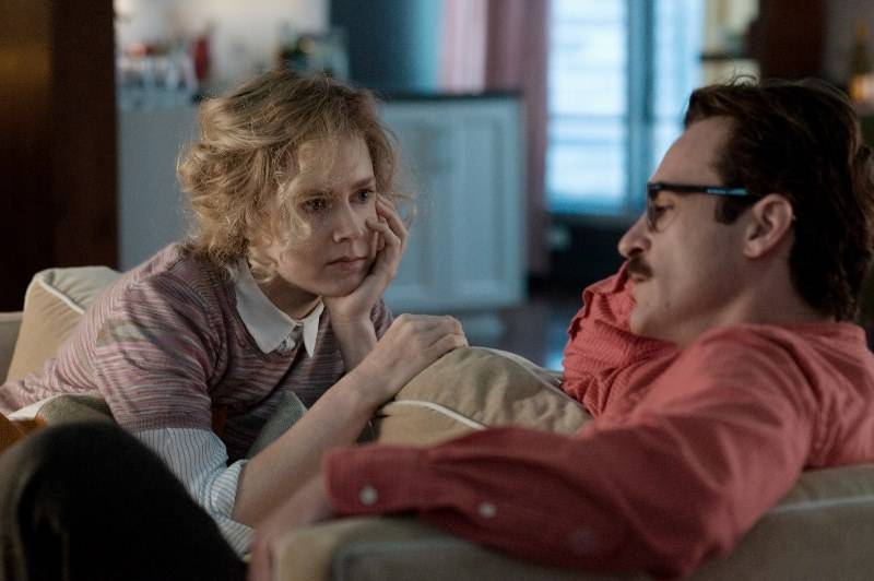 Ela: Theodore (Joaquin Phoenix) se apaixona pela voz de um programa informático Ela: Theodore (Joaquin Phoenix) se apaixona pela voz de um programa informático
