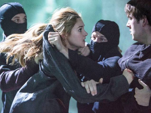 Divergente: Chicago destruída e moradores separados em facções Divergente: Chicago destruída e moradores separados em facções