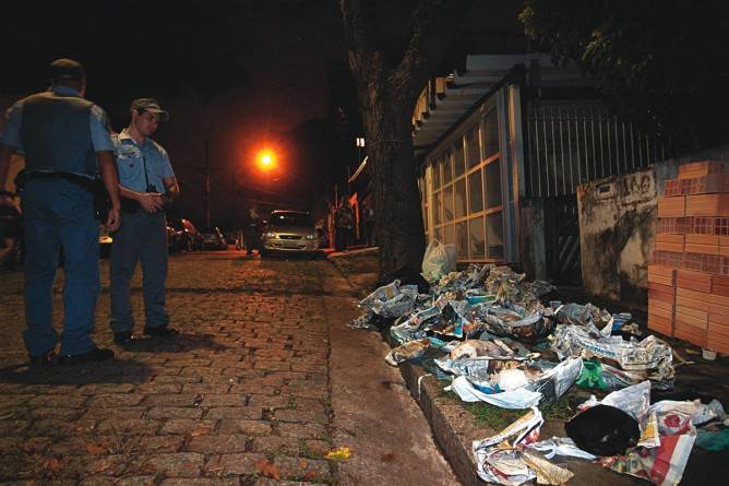 Denúncia contra Dalva Lina da Silva, dona de casa acusada de matar 37 pets, foi aceita pelo juiz