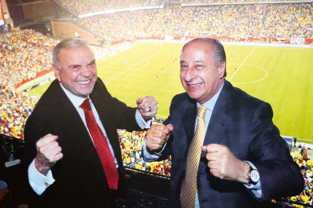 Com José Maria Marin: “mensalinho” para ter apoio político Com José Maria Marin: “mensalinho” para ter apoio político