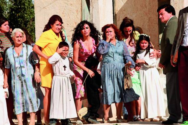 A atriz, diretora e roteirista Nadine Labaki (de vestido rosa): fábula contemporânea A atriz, diretora e roteirista Nadine Labaki (de vestido rosa): fábula contemporânea
