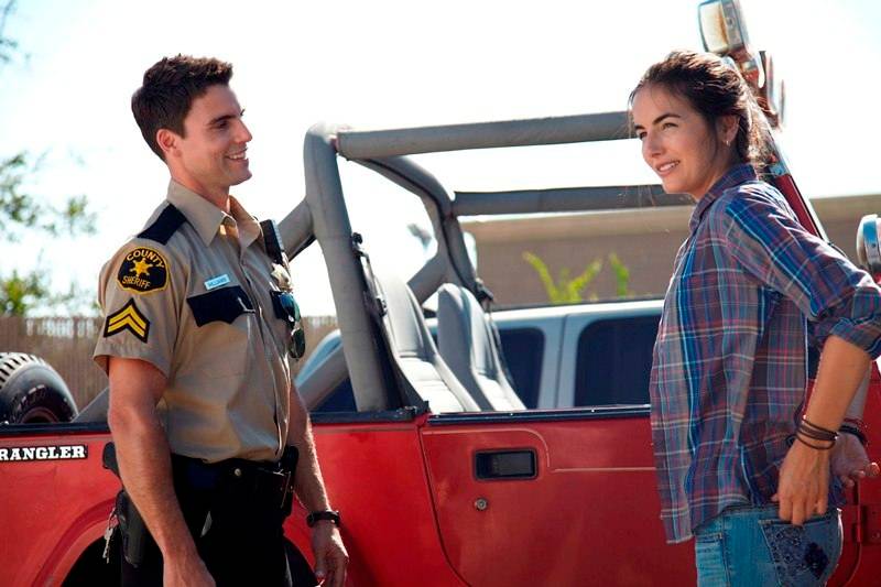 Angie: o policial David (Colin Egglesfield) e Angie (Camilla Belle)