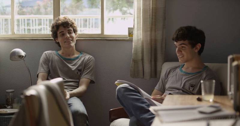 Hoje Eu Quero Voltar Sozinho: ele se apaixona por uma colega de classe Hoje Eu Quero Voltar Sozinho: ele se apaixona por uma colega de classe
