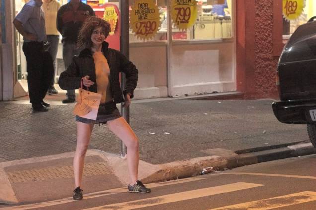 Bom Retiro 958 Metros: crítica ao consumo voraz Bom Retiro 958 Metros: crítica ao consumo voraz