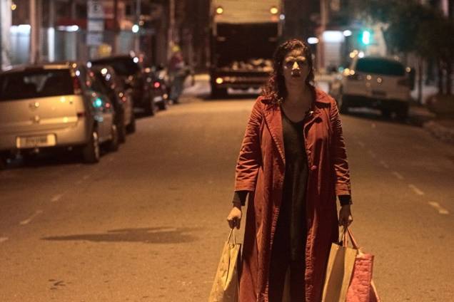 Bom Retiro 958 Metros: consumidora voraz é uma das personagens Bom Retiro 958 Metros: consumidora voraz é uma das personagens