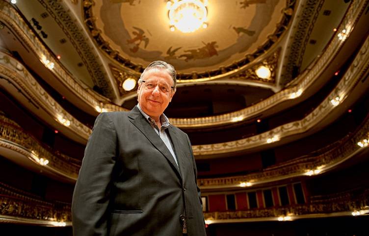 John Neschling é afastado da direção do Teatro Municipal