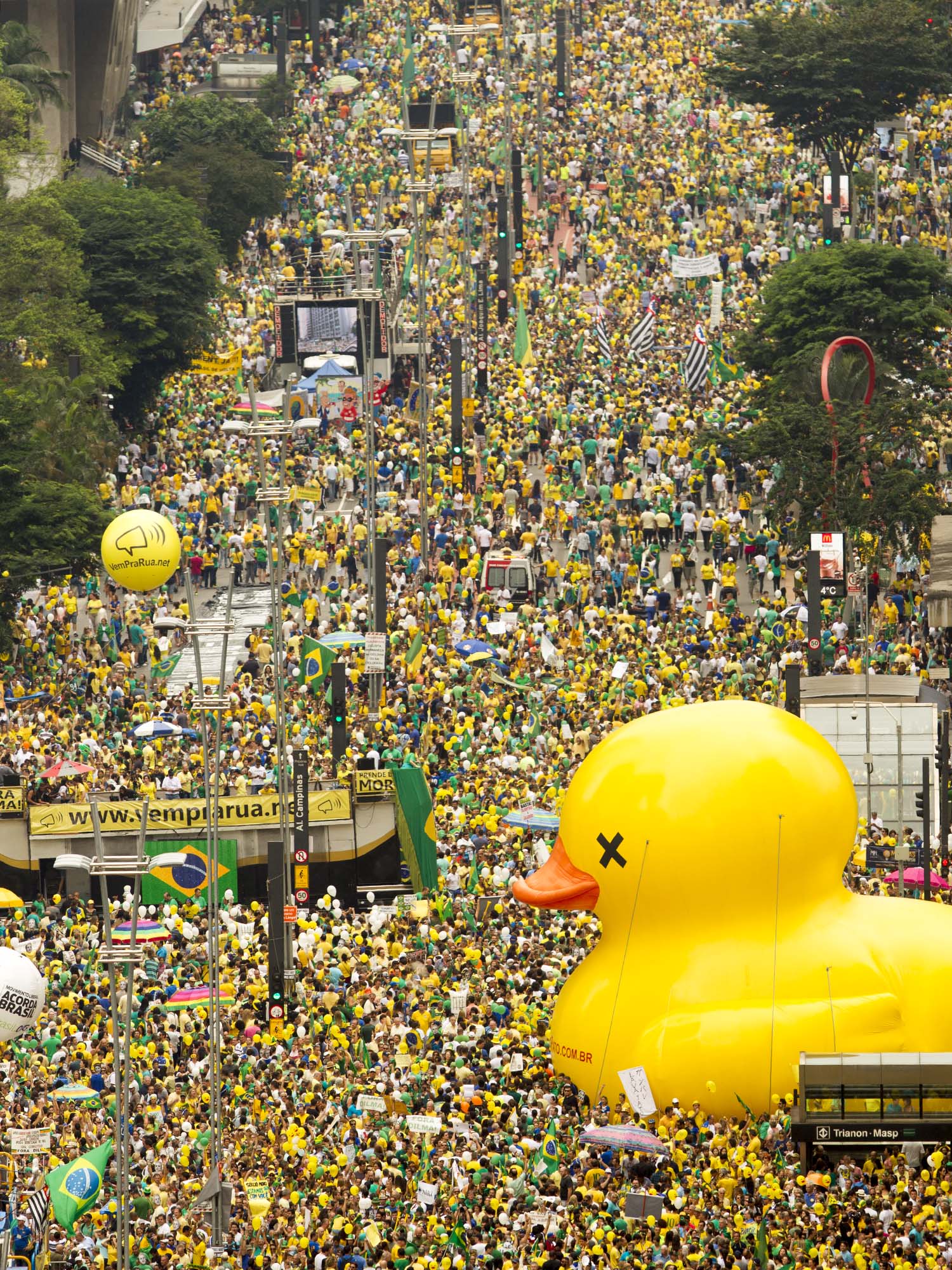 S&atilde;o Paulo, S&atilde;o Paulo, Brasil - Manifestantes durante ato 