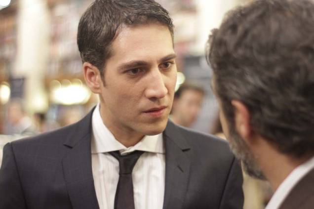 Tese Sobre um Homicídio: ele passa a desconfiar de seu melhor aluno Tese Sobre um Homicídio: ele passa a desconfiar de seu melhor aluno