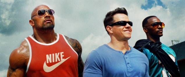 Sem Dor, Sem Ganho: os atores Dwayne Johnson, Mark Wahlberg e Anthony Mackie Sem Dor, Sem Ganho: os atores Dwayne Johnson, Mark Wahlberg e Anthony Mackie