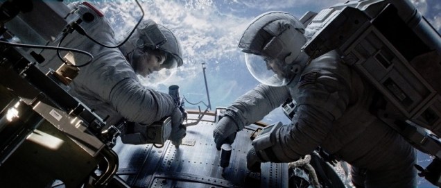 Gravidade: Stone (Sandra Bullock) e Kowalsky (George Clooney) Gravidade: Stone (Sandra Bullock) e Kowalsky (George Clooney)