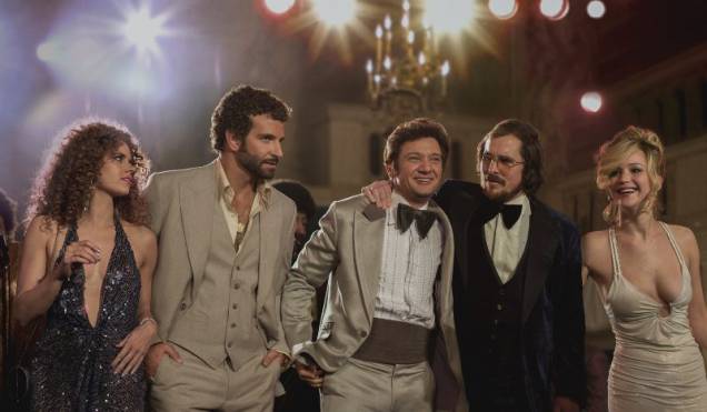 Trapaça: Amy Adams, Bradley Cooper, Jeremy Renner, Christian Bale e Jennifer Lawrence Trapaça: Amy Adams, Bradley Cooper, Jeremy Renner, Christian Bale e Jennifer Lawrence