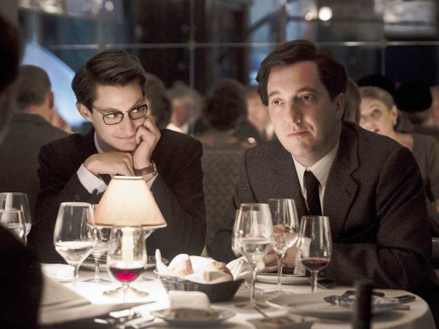 Yves Saint-Laurent: os atores Pierre Niney e Guillaume Gallienne Yves Saint-Laurent: os atores Pierre Niney e Guillaume Gallienne