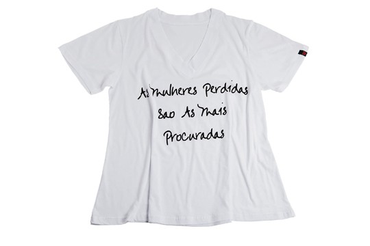 Camiseta feminina, R$ 162,80. Skinbiquini, Rua Melo Alves, 762, Jardim Paulista, tel.: 3081-1924. Camiseta feminina, R$ 162,80. Skinbiquini, Rua Melo Alves, 762, Jardim Paulista, tel.: 3081-1924.