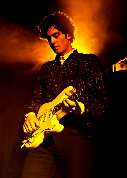 Exclusivo: guitarrista do The Vaccines discoteca em festa de São Paulo