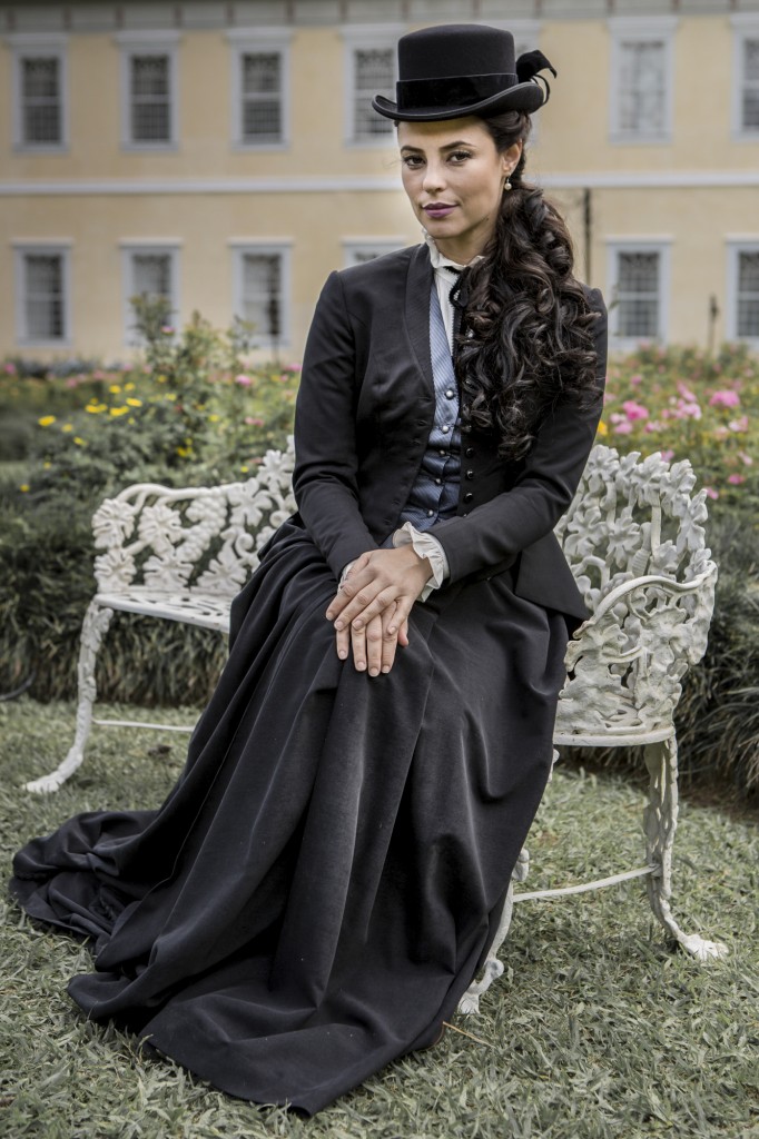 Melissa (Paolla Oliveira), a vil&atilde; da novela Al&eacute;m do Tempo (Foto: Globo/ Fabio Rocha)