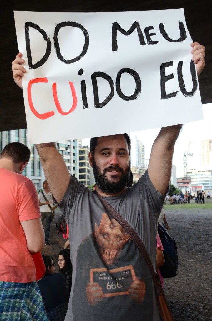 Beija&ccedil;o gay na Paulista
