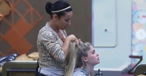 A Fazenda 6: Scheila Carvalho é a grande favorita, diz Bárbara Evans