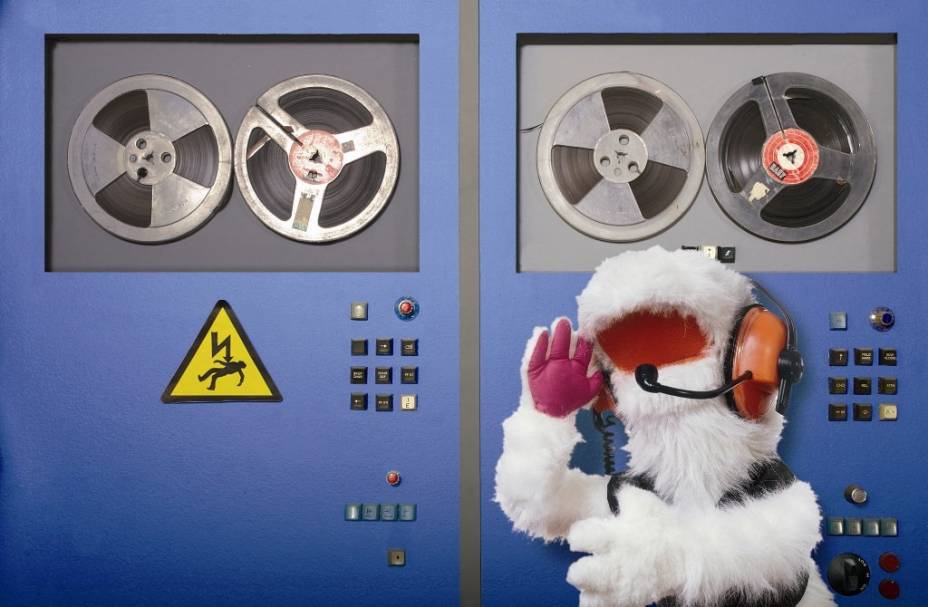 Juanín: o bicho de pelúcia é dublado por Daniel de Oliveira Juanín: o bicho de pelúcia é dublado por Daniel de Oliveira