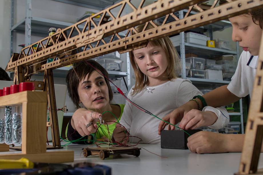 MundoMaker: construa seu próprio brinquedo MundoMaker: construa seu próprio brinquedo