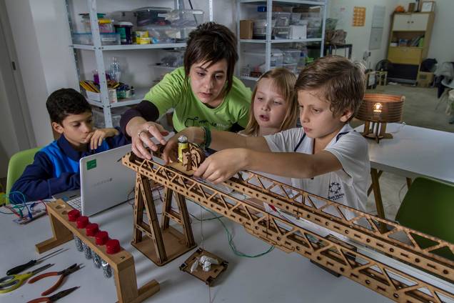 MundoMaker: construa seu próprio brinquedo MundoMaker: construa seu próprio brinquedo