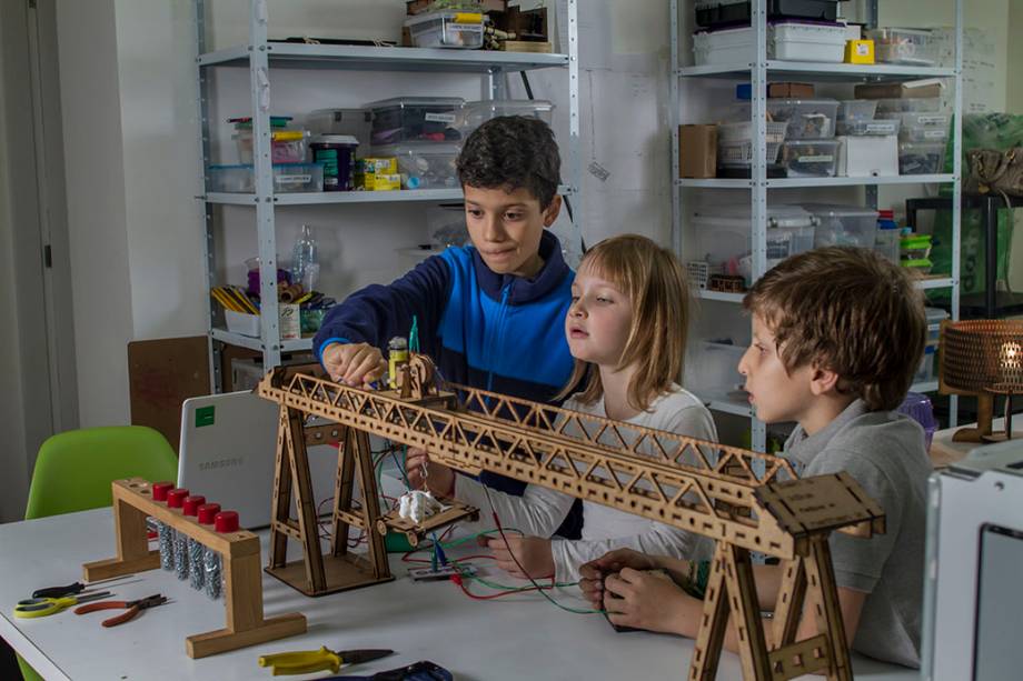 MundoMaker: construa seu próprio brinquedo MundoMaker: construa seu próprio brinquedo