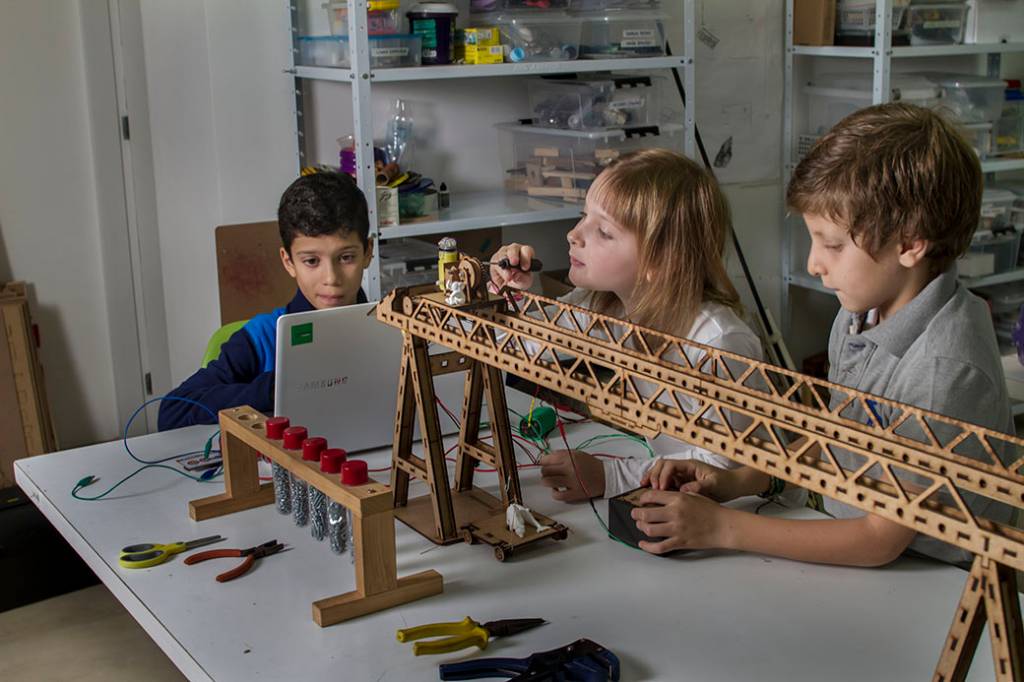 MundoMaker: construa seu próprio brinquedo MundoMaker: construa seu próprio brinquedo
