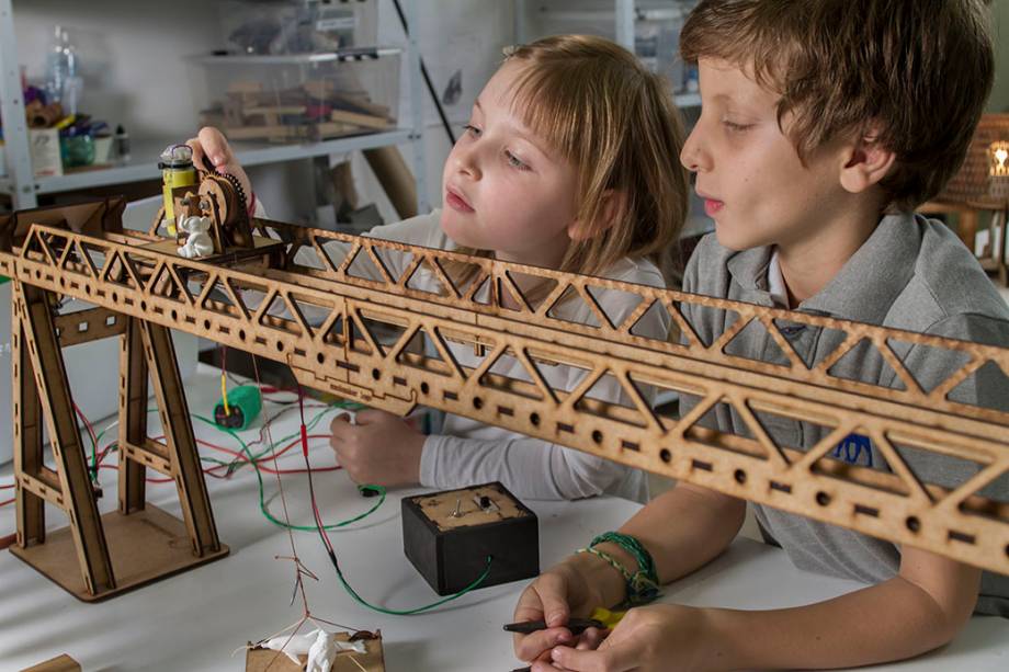 MundoMaker: construa seu próprio brinquedo MundoMaker: construa seu próprio brinquedo