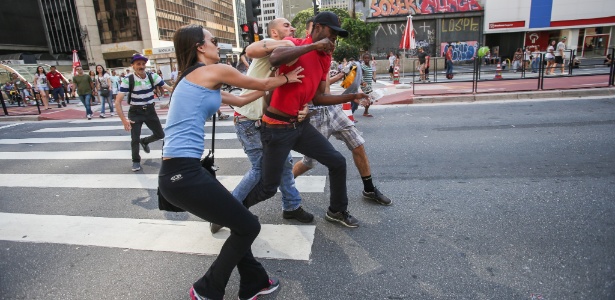 Roubos e furtos de celulares dobraram na Avenida Paulista aos domingos