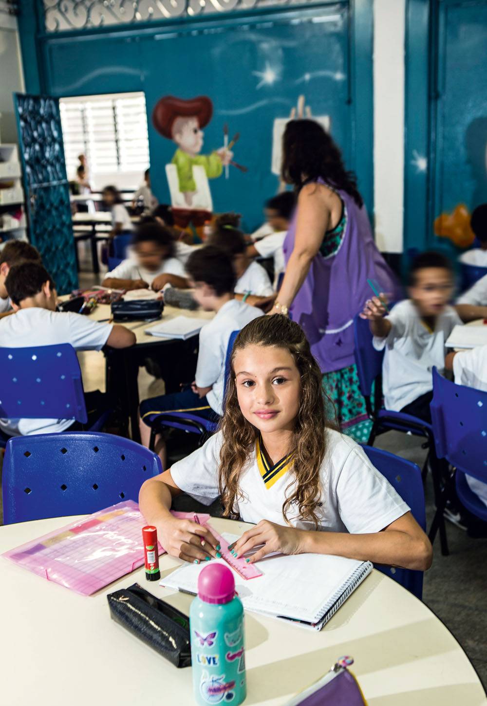 Número recorde de alunos trocam escolas particulares pelas públicas