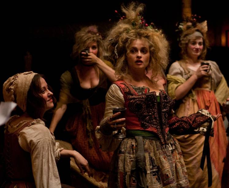 Os Miseráveis: Helena Bonham Carter solta a voz no musical