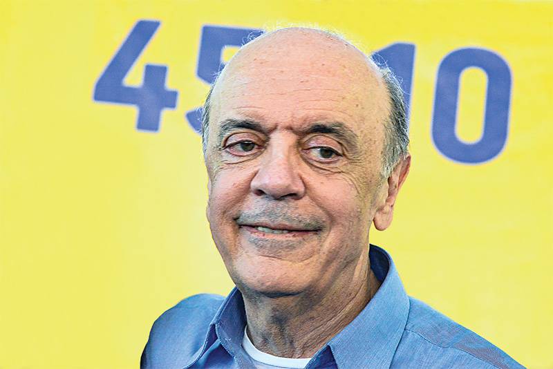 José Serra pede afastamento do Senado