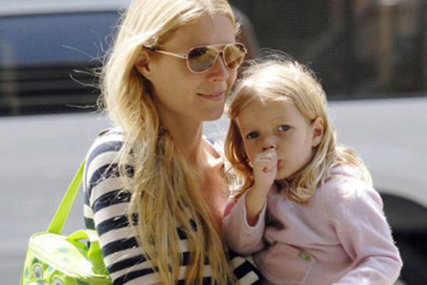 Com 11 anos de idade, filha de Gwyneth Paltrow surpreende pela semelhança com a mãe