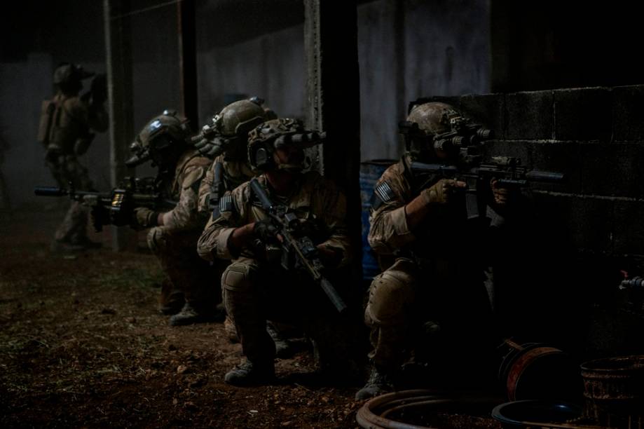 A Hora Mais Escura: longa reproduz a caçada ao terrorista Osama Bin Laden, em 2011 A Hora Mais Escura: longa reproduz a caçada ao terrorista Osama Bin Laden, em 2011