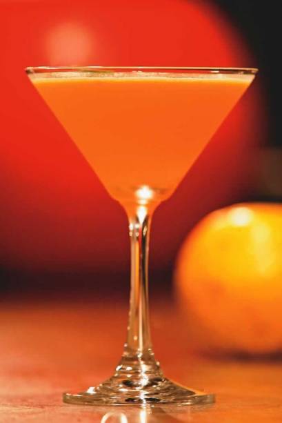 O dry oito, do 8 Bar: bourbon, redução de gengibre, maracujá e gotas de limão-siciliano O dry oito, do 8 Bar: bourbon, redução de gengibre, maracujá e gotas de limão-siciliano