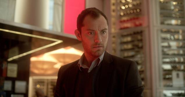 Jude Law em Terapia de Risco: ator britânico está em novo filme de Steven Soderbergh Jude Law em Terapia de Risco: ator britânico está em novo filme de Steven Soderbergh
