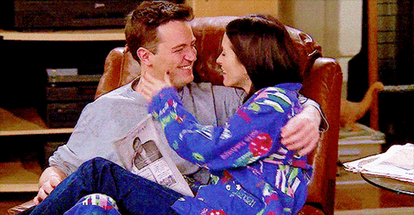 Após interpretar casal em seriado, atores de “Friends”estariam namorando na vida real