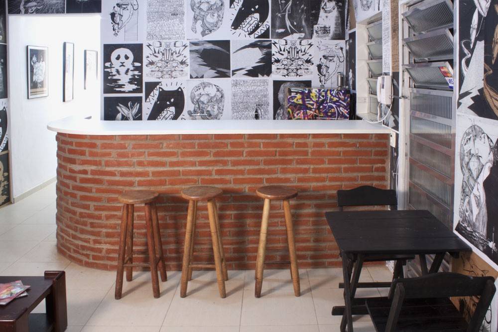 Exposição e bar: os ambientes se misturam no novo endereço da região Exposição e bar: os ambientes se misturam no novo endereço da região