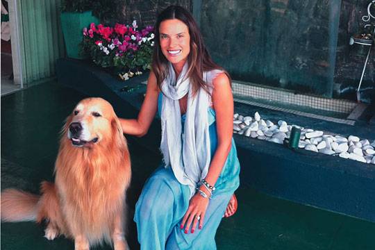Alessandra Ambrósio e a esclerose múltipla