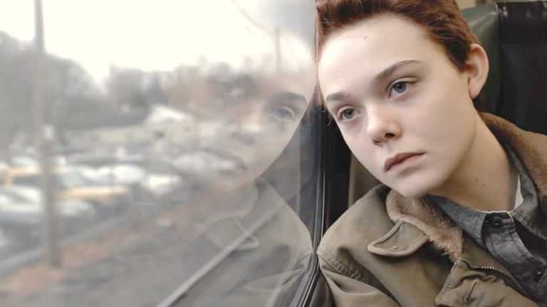 Elle Fanning interpreta um menino no corpo de uma garota em ‘About Ray’