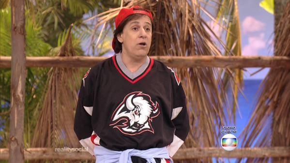 Tom Cavalcante revive o Ribamar em “Tomara que Caia” e leva a internet de volta para os anos 90