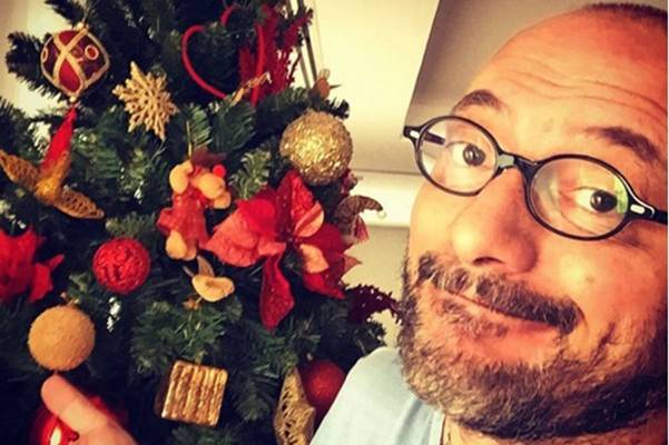 Britto Jr. não é convidado para amigo secreto da Record e faz desabafo na internet