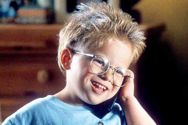 Jonathan Lipnicki, de “O Pequeno Stuart Little”, completa 25 anos; veja o “antes e depois”