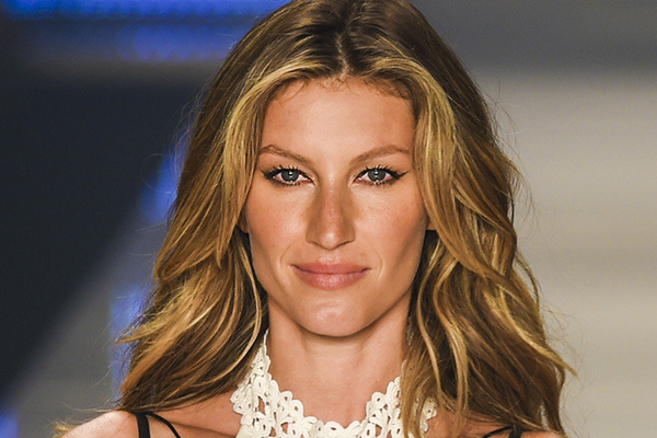 Detalhe em foto publicada por Gisele Bündchen intrigou os fãs da modelo
